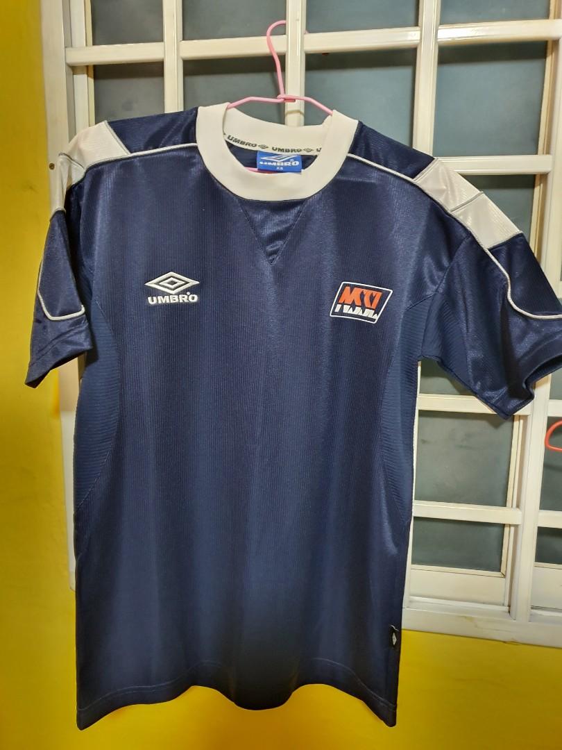 umbro t
