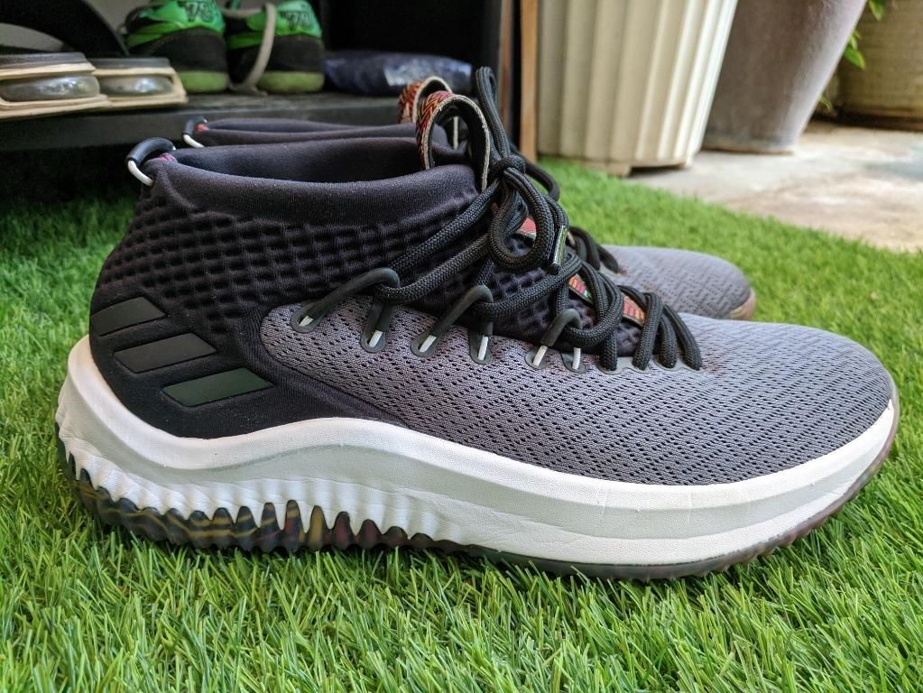 Dame 4 gray top