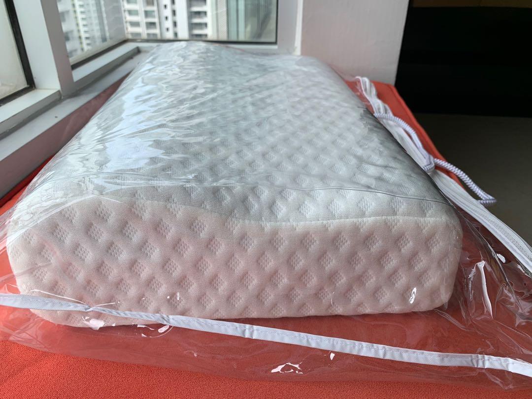 Akemiuchi Carbonized Memory Pillow, Furniture & Home Living, Bedding