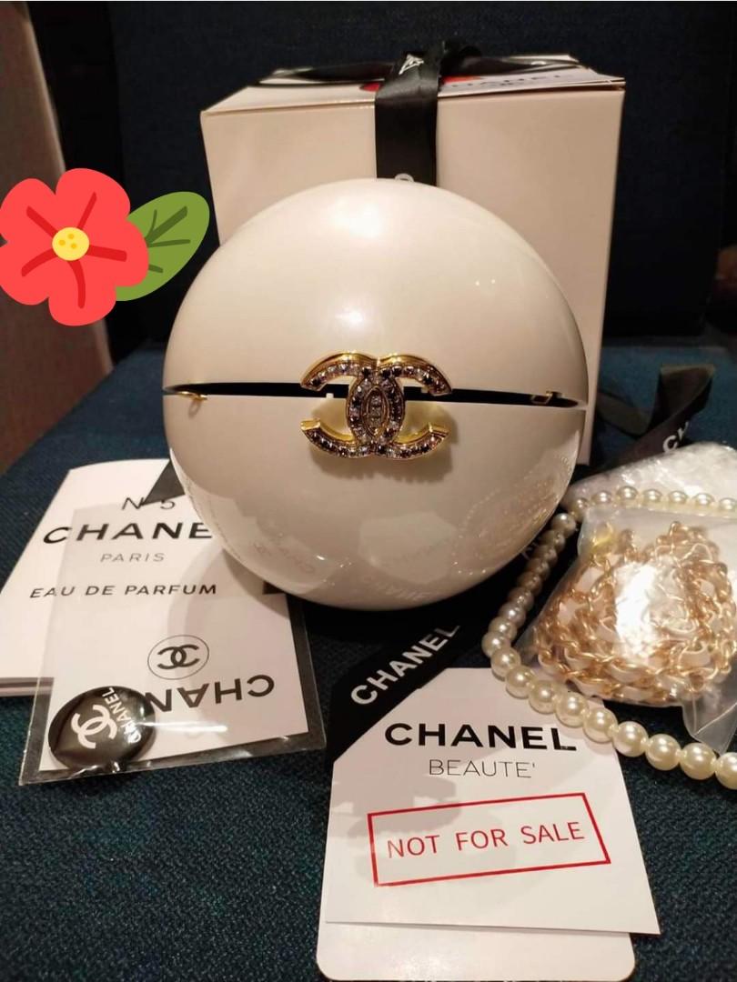 [Authentic] Chanel VIP Dubai White Pearl Ball Bag