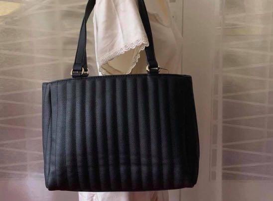 authentic tommy hilfiger bag