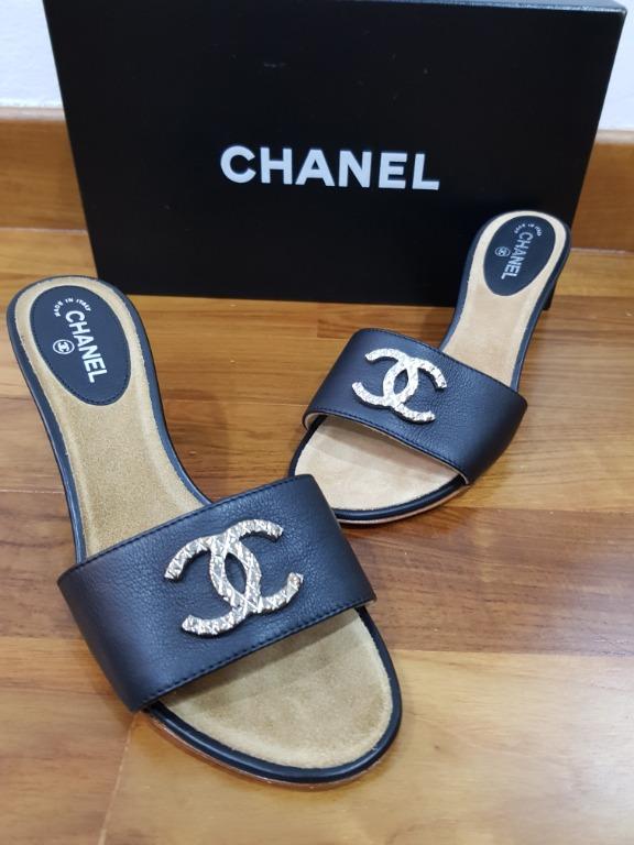 Vintage 2025 chanel slides