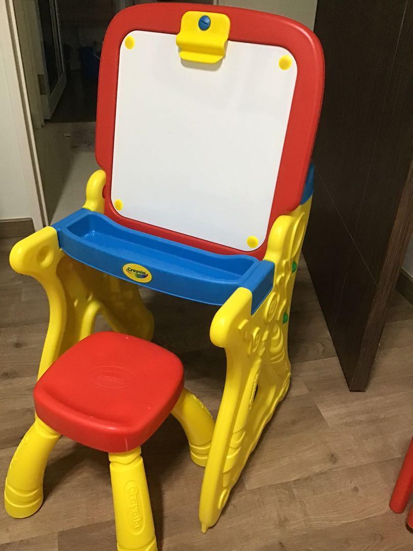 crayola table & chairs