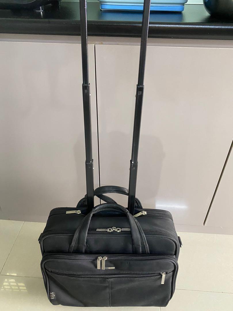 elle hand carry luggage