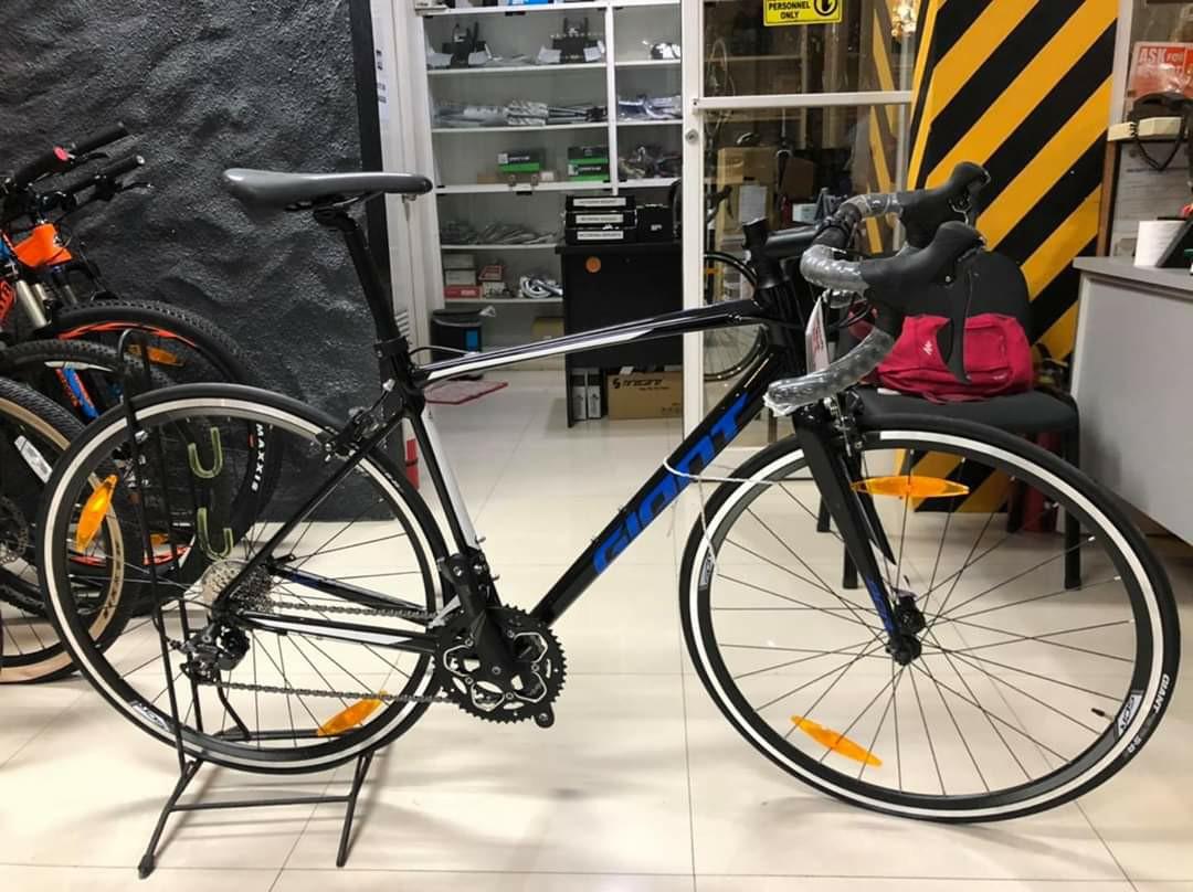 Giant Scr, Sports Equipment, Bicycles 