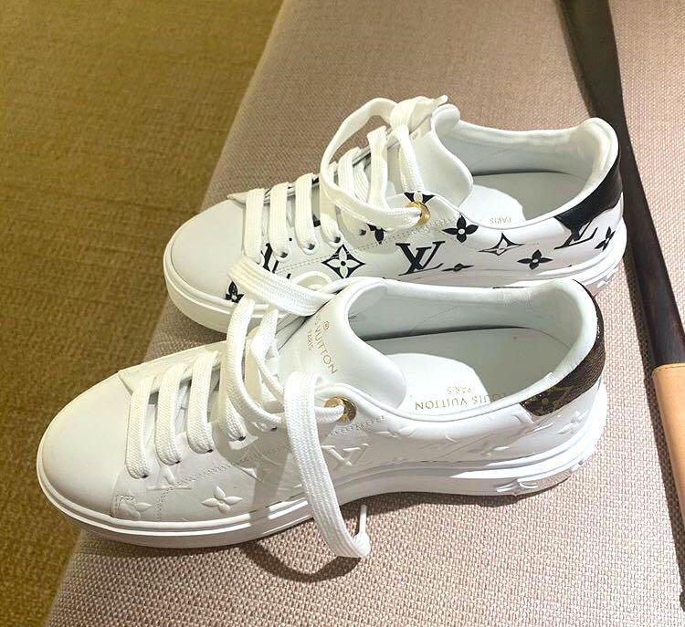 Time out leather trainers Louis Vuitton White size 39.5 EU in Leather -  35565110