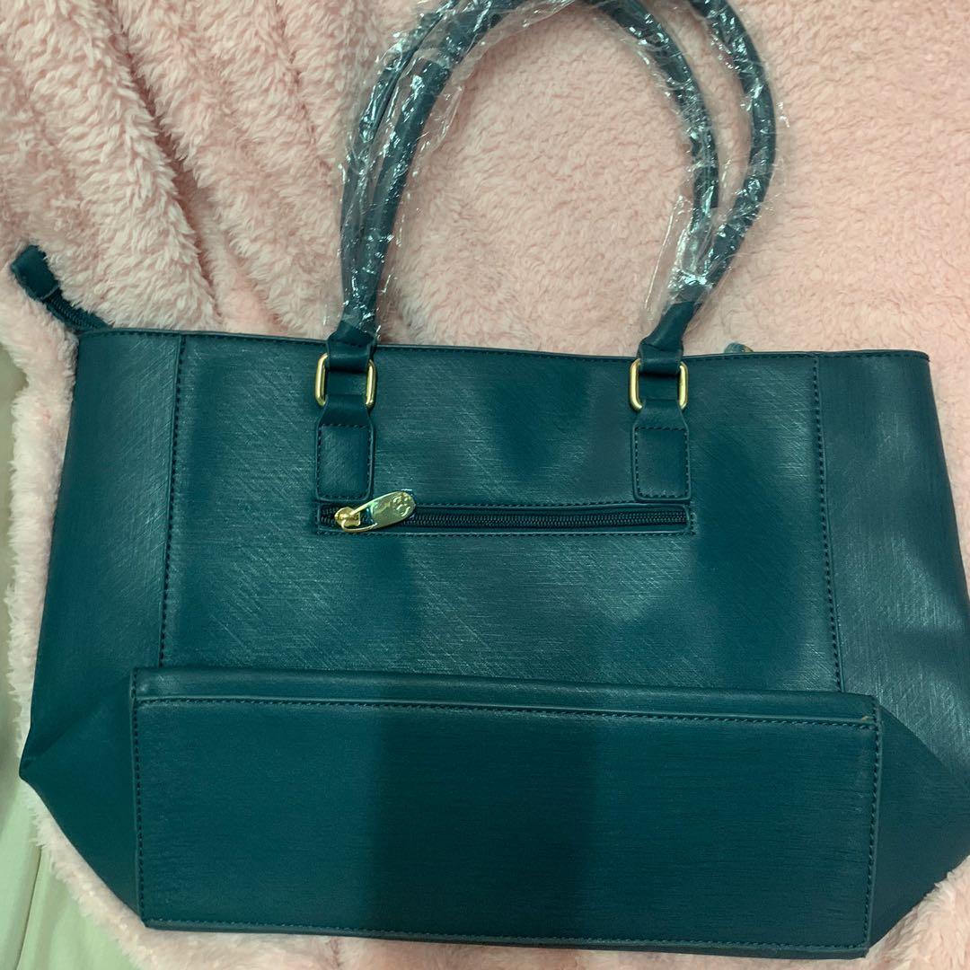 Michaela handbag (Category: Tote Bags) located in Marikina City. Submitted by abd003 (Listing ID 1016251580, Image 2). Description: .