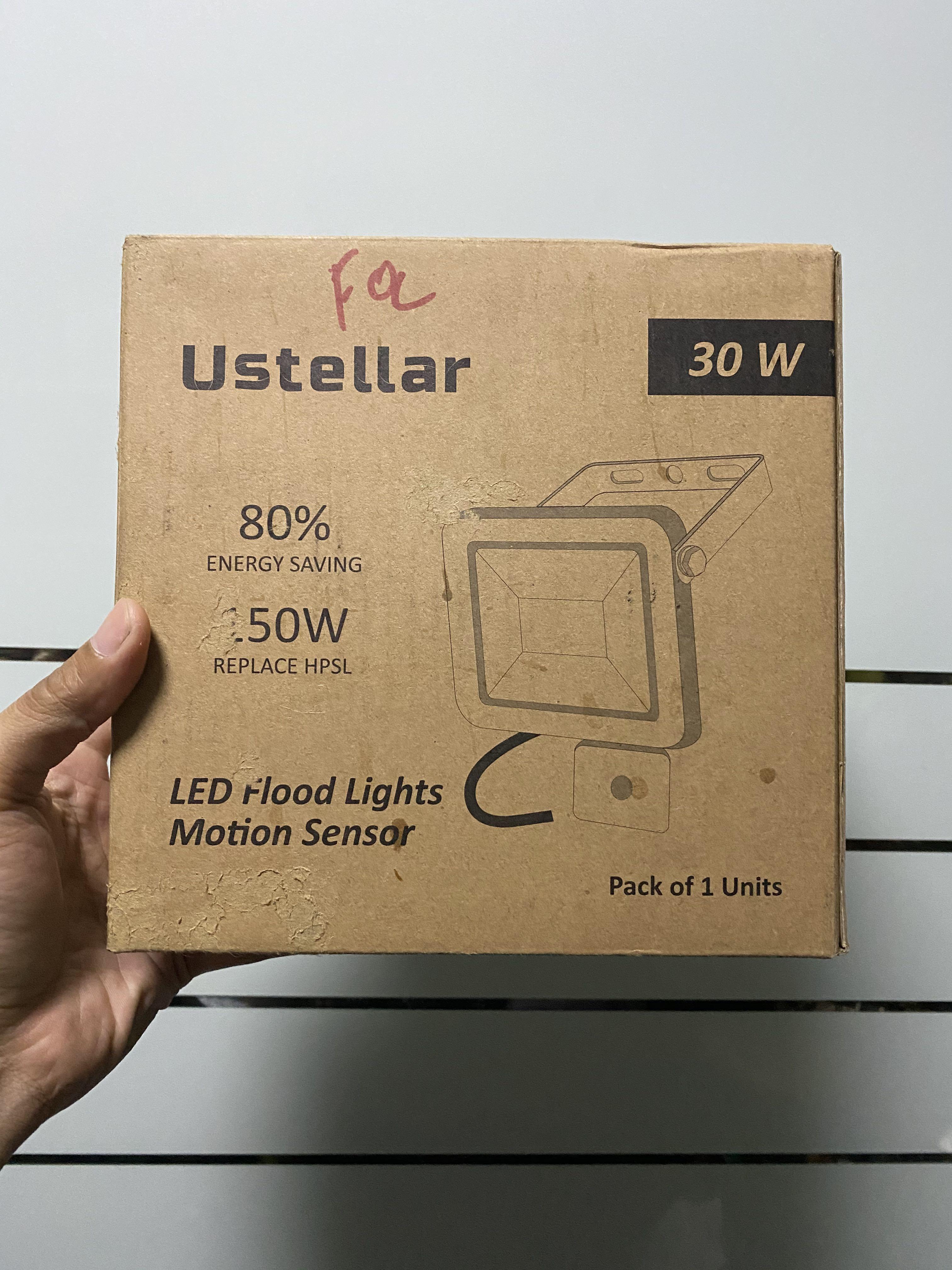 Motion sensor floodlight (Category: Security Systems & CCTV Cameras) located in Singapore. Submitted by oichaplos (Listing ID 1016347271, Image 1). Description: Item is new. Dont have time and place to fix it up so might as well let it go. Ups .
