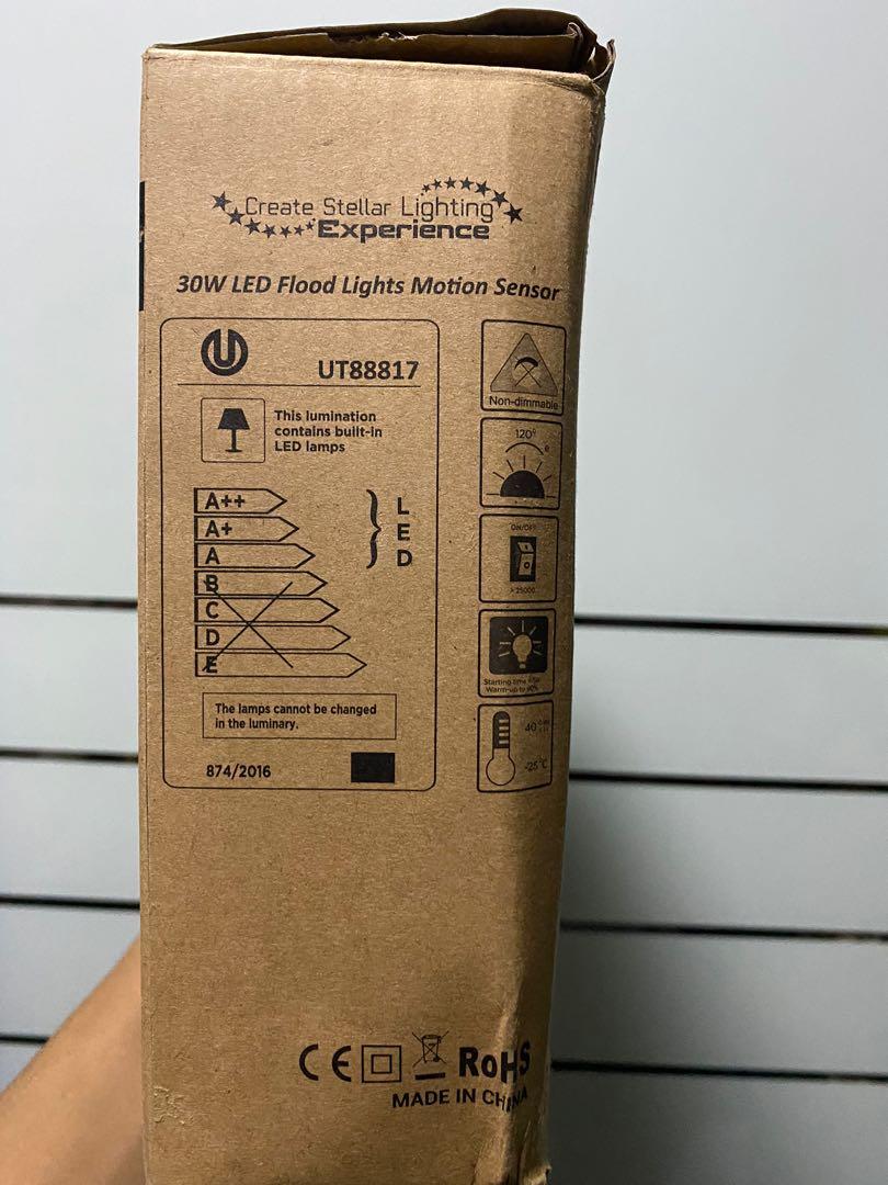Motion sensor floodlight (Category: Security Systems & CCTV Cameras) located in Singapore. Submitted by oichaplos (Listing ID 1016347271, Image 2). Description: Item is new. Dont have time and place to fix it up so might as well let it go. Ups .