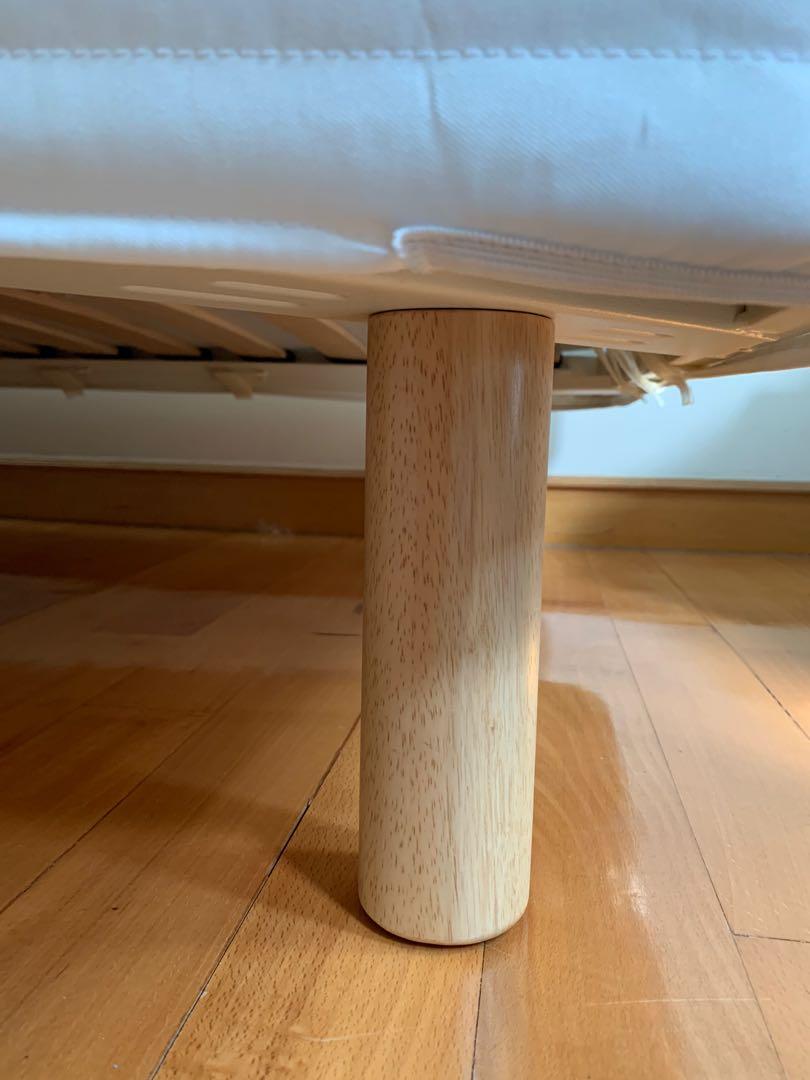 Muji bed metal frame with wooden legs and base, 傢俬＆家居, 傢俬 Carousell