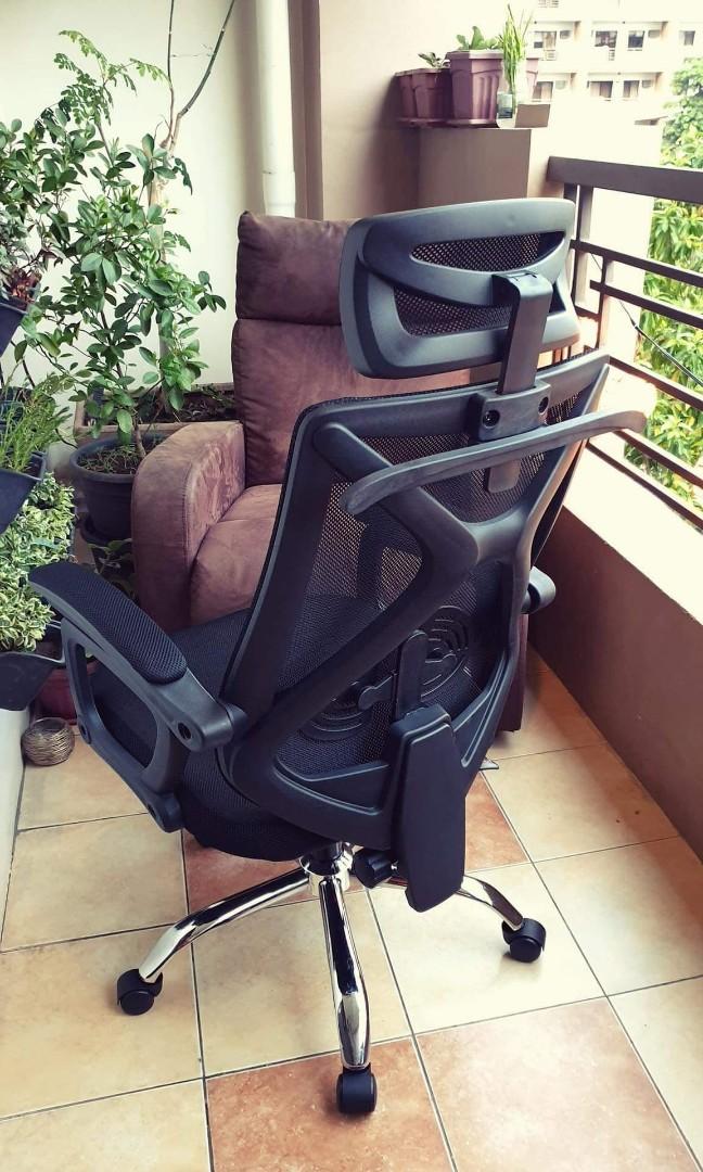 NEW HIGH BACK OFFICE CHAIR AVAILABLE (Category: Chairs) located in Manila. Submitted by ALLOSSHOP (Listing ID 1016259003, Image 2). Description: High Back Office Chair - Reclining back rest - can be tilt -comfortable seat.