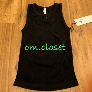 (Category: ) located in . Submitted by om.closet (Listing ID 1016269361, Image 1). Description: .
