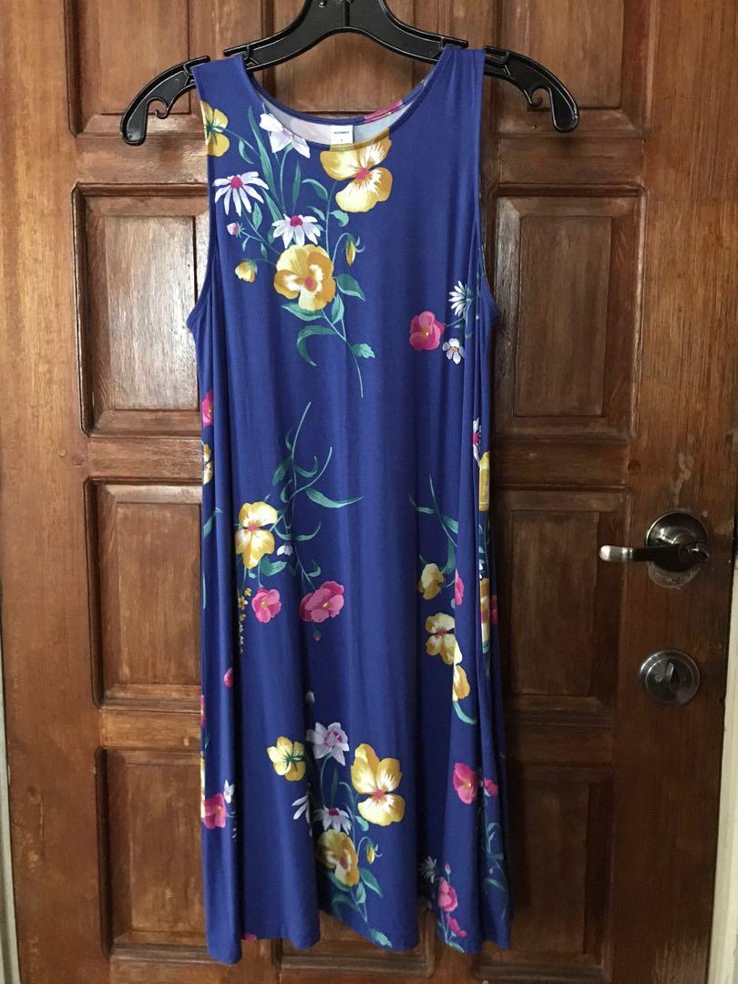 Old Navy Blue Floral Dress Fits Up To Large Frames Women S Fashion Clothes Dresses Skirts On Carousell