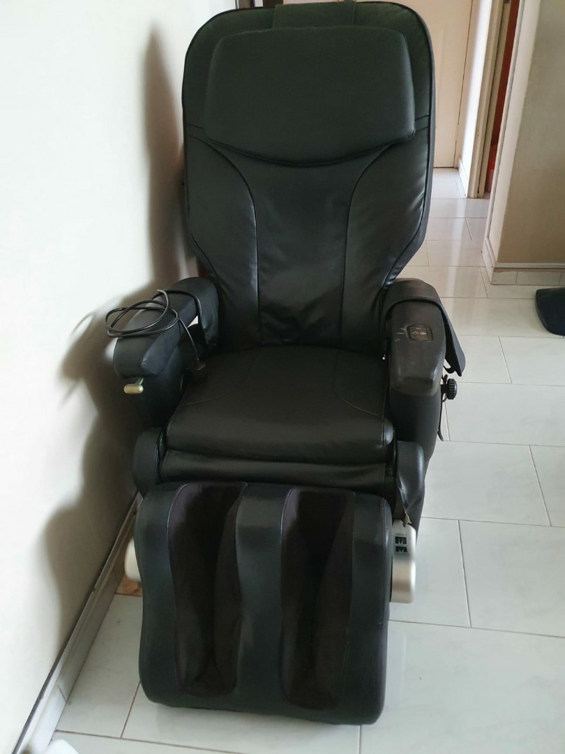 OSIM MASSAGE CHAIR OS7803 iMEDIC PRO, Furniture & Home Living, Furniture, Tablets & Sets on