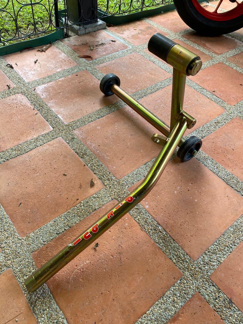 paddock stand