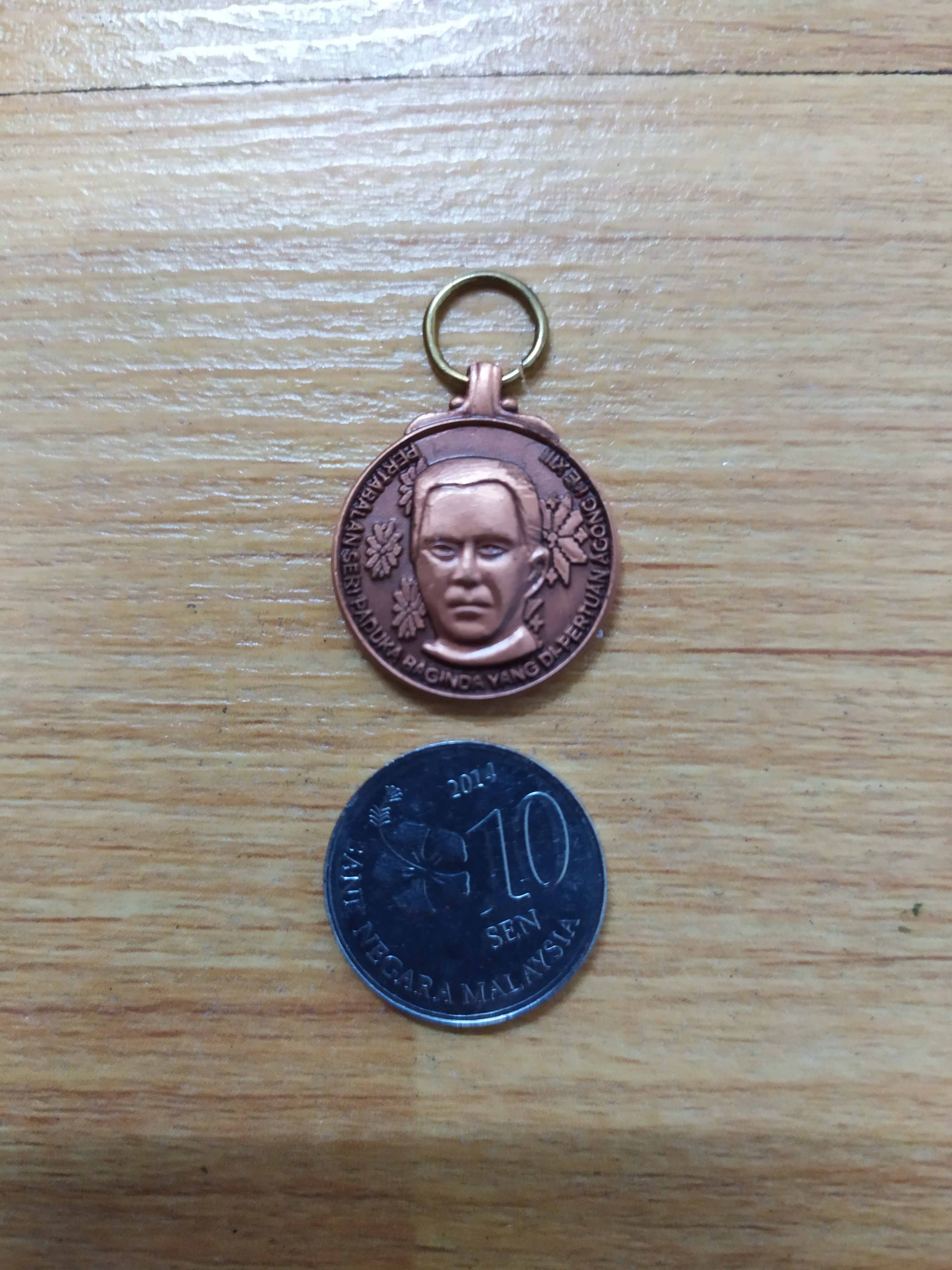 Pingat 25 April 2007 Pertabalan Yang Di Pertuan Agong Ke Xiii Miniature Medal Antiques Vintage Collectibles On Carousell