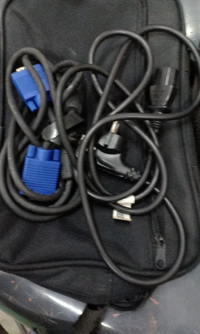 Projector (Category: Monitor Screens) located in Johor Bahru. Submitted by popye (Listing ID 1016376398, Image 1). Description: Still good condition jarang guna 9/10.