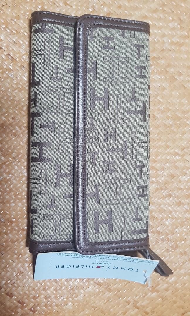 tommy hilfiger canvas wallet