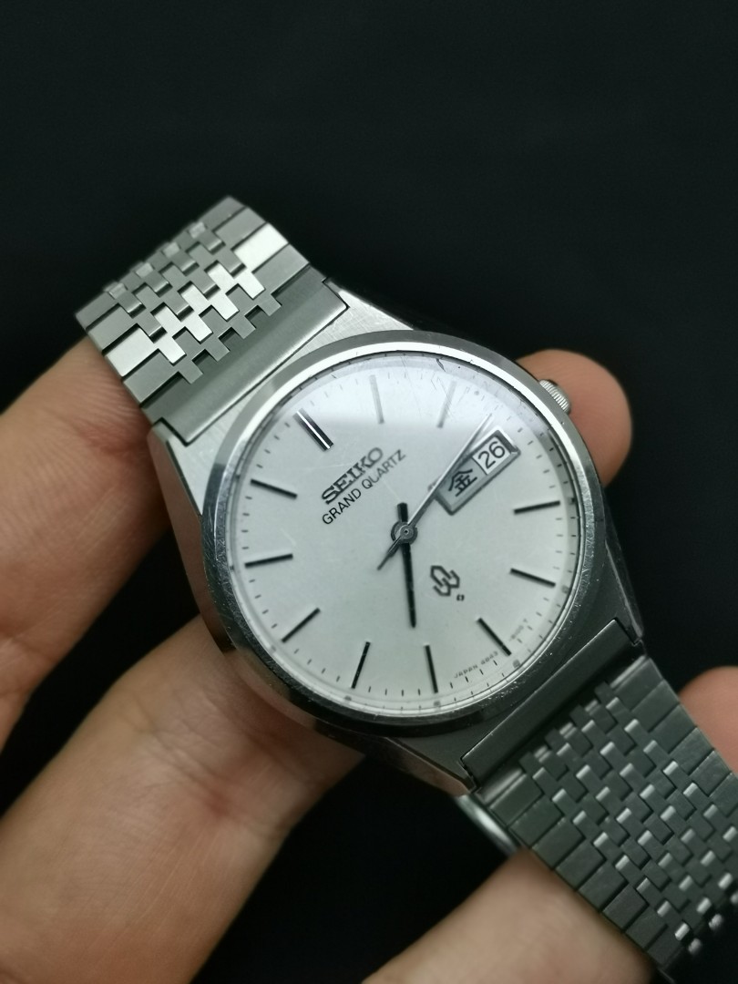 Seiko quartz best sale white dial