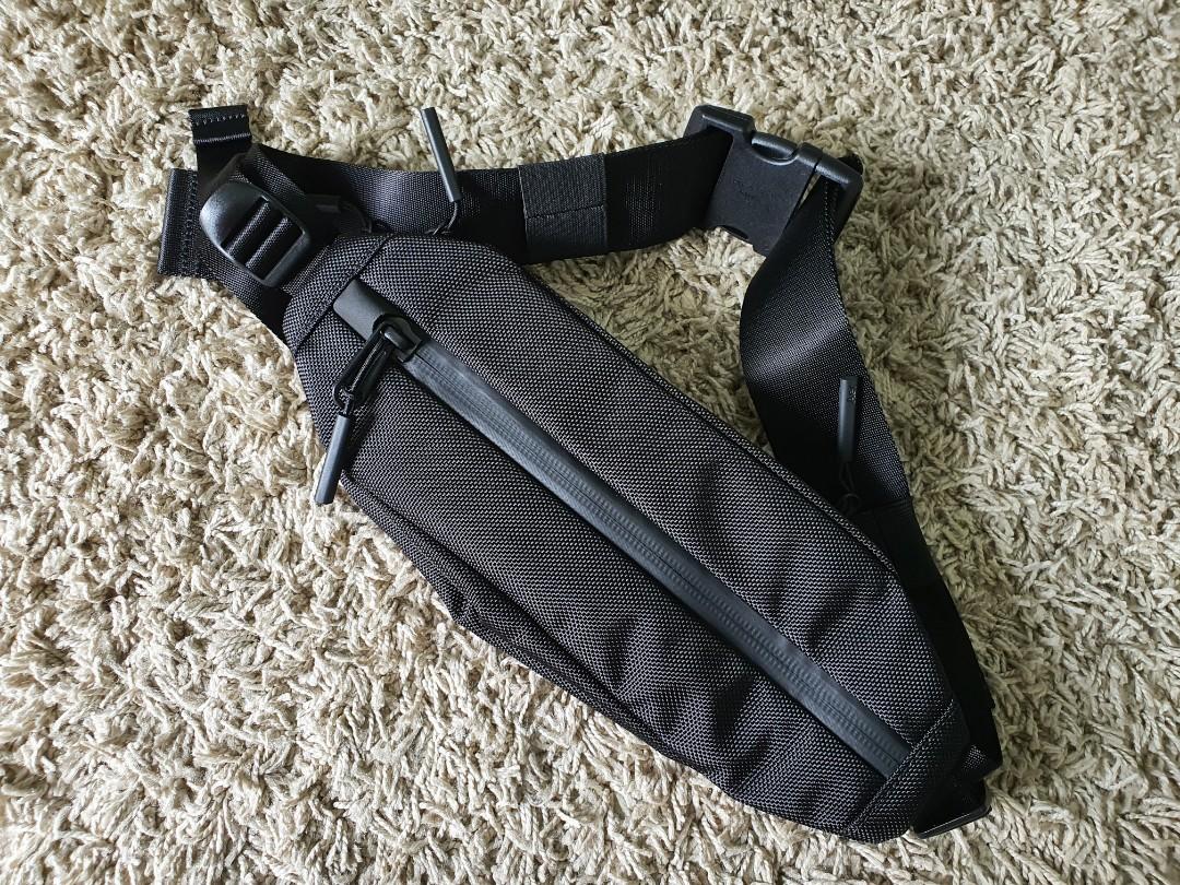 aer city sling water bottle