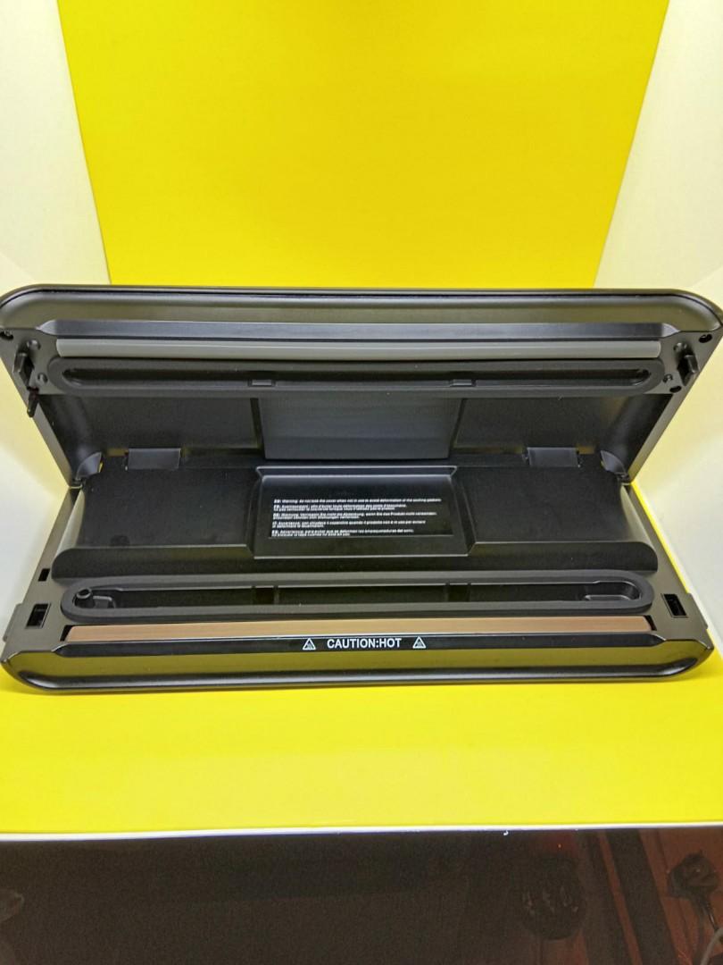 AmazonBasics Vacuum Sealer, 30 cm Seam + 10 Vacuum Bags, Black