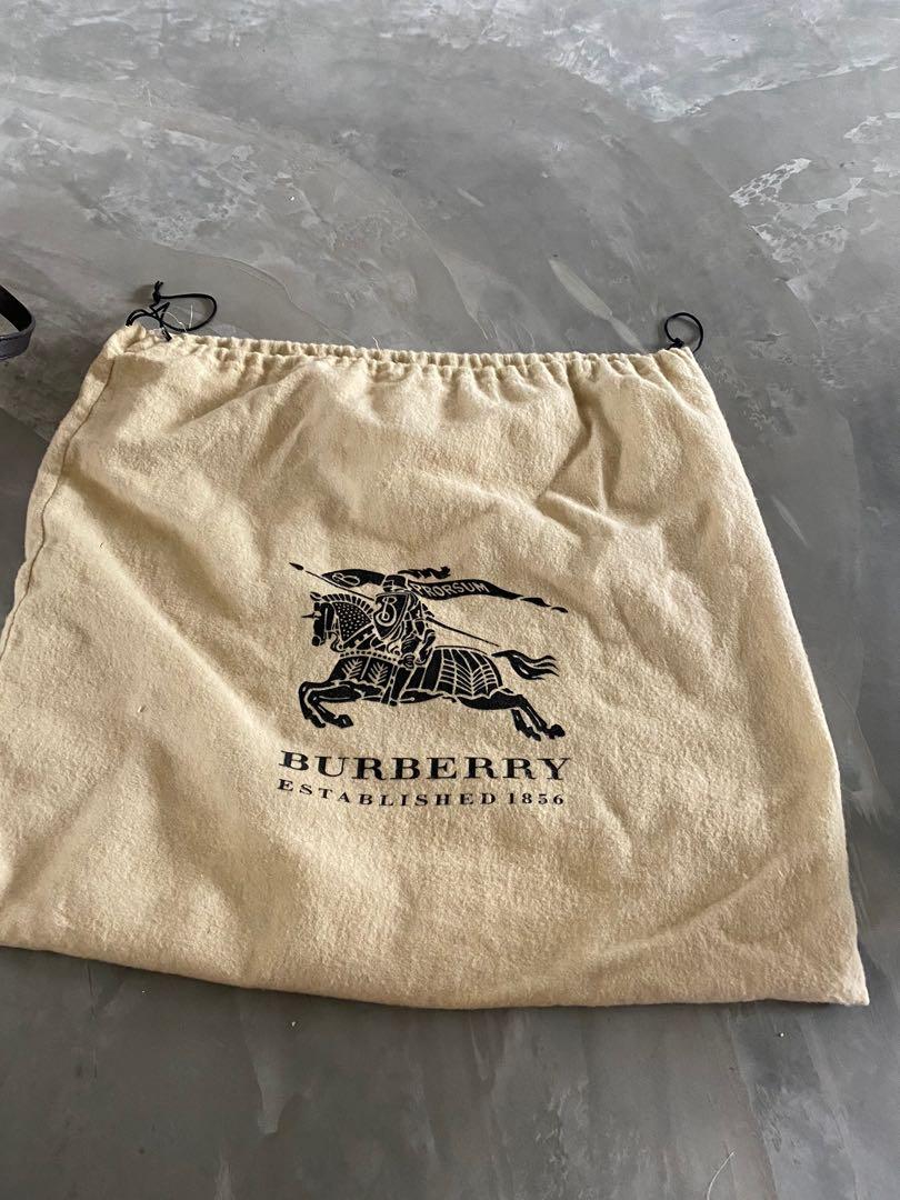 Authentic Burberry bag for sales - Preloved, Luxury, Bags & Wallets, Handbags on Carousell