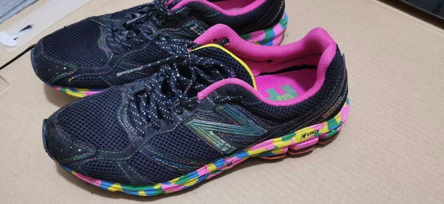 New balance black rainbow hot sale