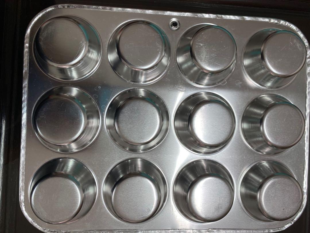 Baking pan (Category: Bakeware) located in Manila. Submitted by 1075pcampadormitory (Listing ID 1016577711, Image 2). Description: 200 each 10”x13” 7”x10”.