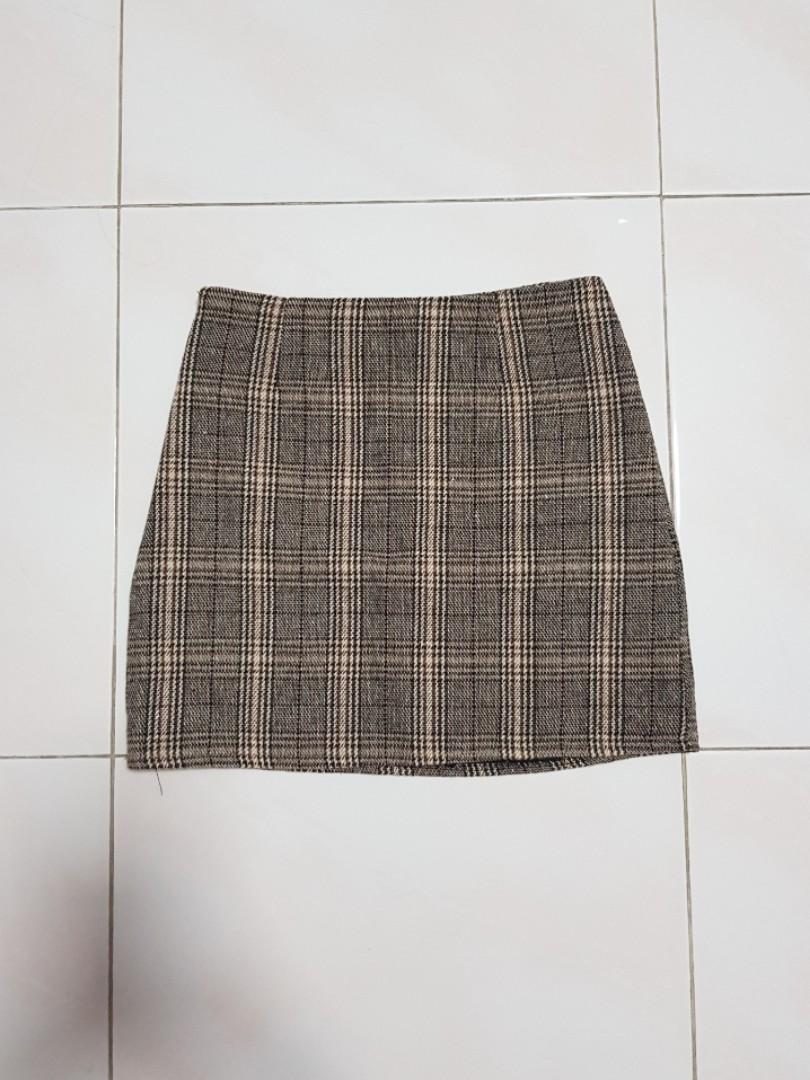 nude plaid skirt