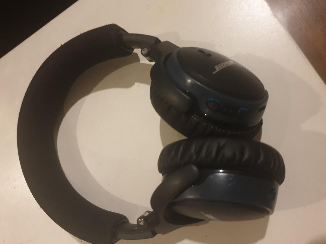 Bose OE (on ear) Bluetooth headphone (Category: Headphones & Headsets) located in Quezon City. Submitted by rickstuff (Listing ID 1016438099, Image 1). Description: Original pre loved Bose OE headphone. Bluetooth, wireless with case. Earpads still good. Charging port a bit loose, ( you have to adjust for charging and turning on power). Payment gcash or bank transfer. Delivery Via lalamove or grab..