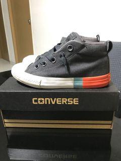 Converse Shoes Junior Shoes size US13, UK12.5 EUR31