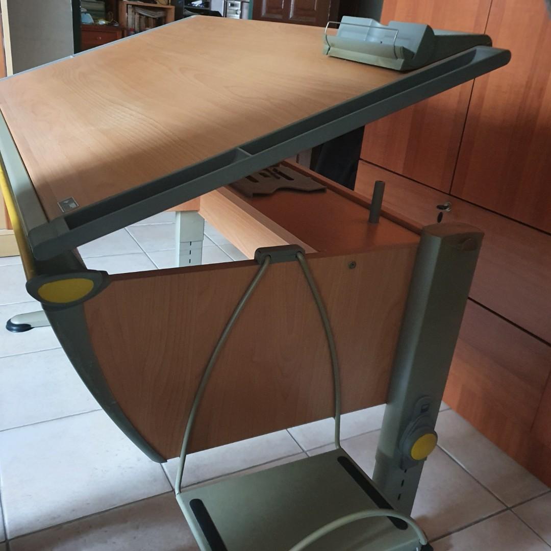 Crosscom Table (Category: Tables & Sets) located in Singapore. Submitted by rollintheblues (Listing ID 1016545319, Image 2). Description: Selling a used Crosscom table. Condition 8/10. Length: 115cm Depth: 63cm Height: 72cm Mostly just some minor cosmetic wear. Still functioning normally. Accessories: Side bag holder Stationery holder Price is negotiable. Delivery on buyer's cost. What you see is what you get, i won't be liable for any damages ca