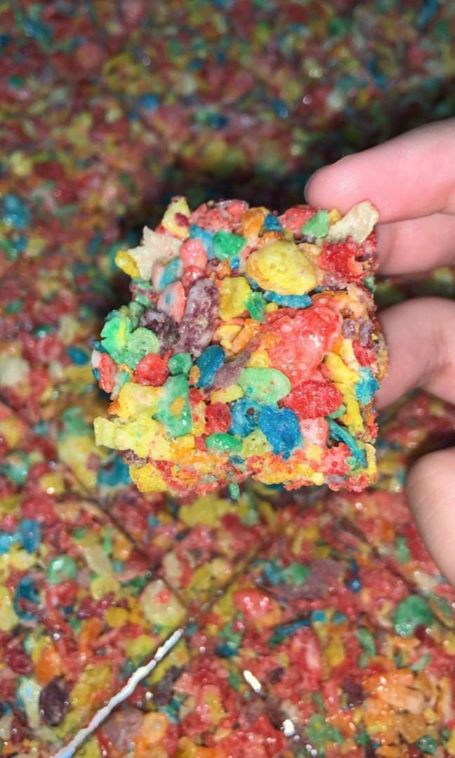 Fruity pebbles! (Category: Homemade Bakes) located in Singapore. Submitted by nrlshaqla (Listing ID 1016453084, Image 3). Description: RAYA 2026 ORDER OPENS! *order close 1st March 40+ pcs fruity pebbles - $10 💌 PM to pre-order ❌ N O I N S T O C K S DM to check avail slots 😊 📥 self collect @ Pasir ris. 📤 delivery fee $10 homemade bakes cookies kueh kuih hari raya hari raya haji festive season tapak kuda horseshoe nutella biscoff rolls cakes y