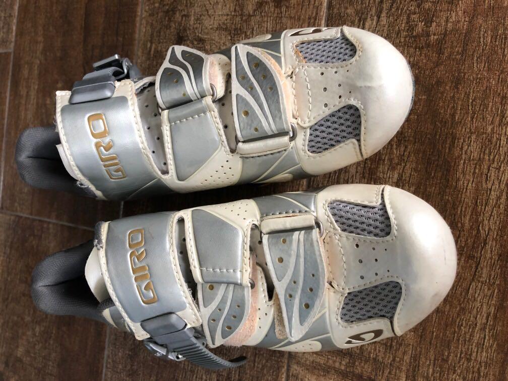 Giro shoes with cleats Sports Equipment Bicycles Parts Parts