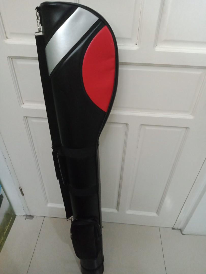 Half range golf bag (Category: Golf) located in Quezon City. Submitted by aetna.manila (Listing ID 1016464215, Image 1). Description: Length: 130 cm Weight: 1.8 kg Holds: 3-6 clubs Material: PVC Obviously, Sunday Bags are designed to be: Ultra-lightweight so they will take the strain off your back and shoulders. the idea is to simplify the game, make it easier, faster and more convenient. The added bonus is that it allows you to get great exercis