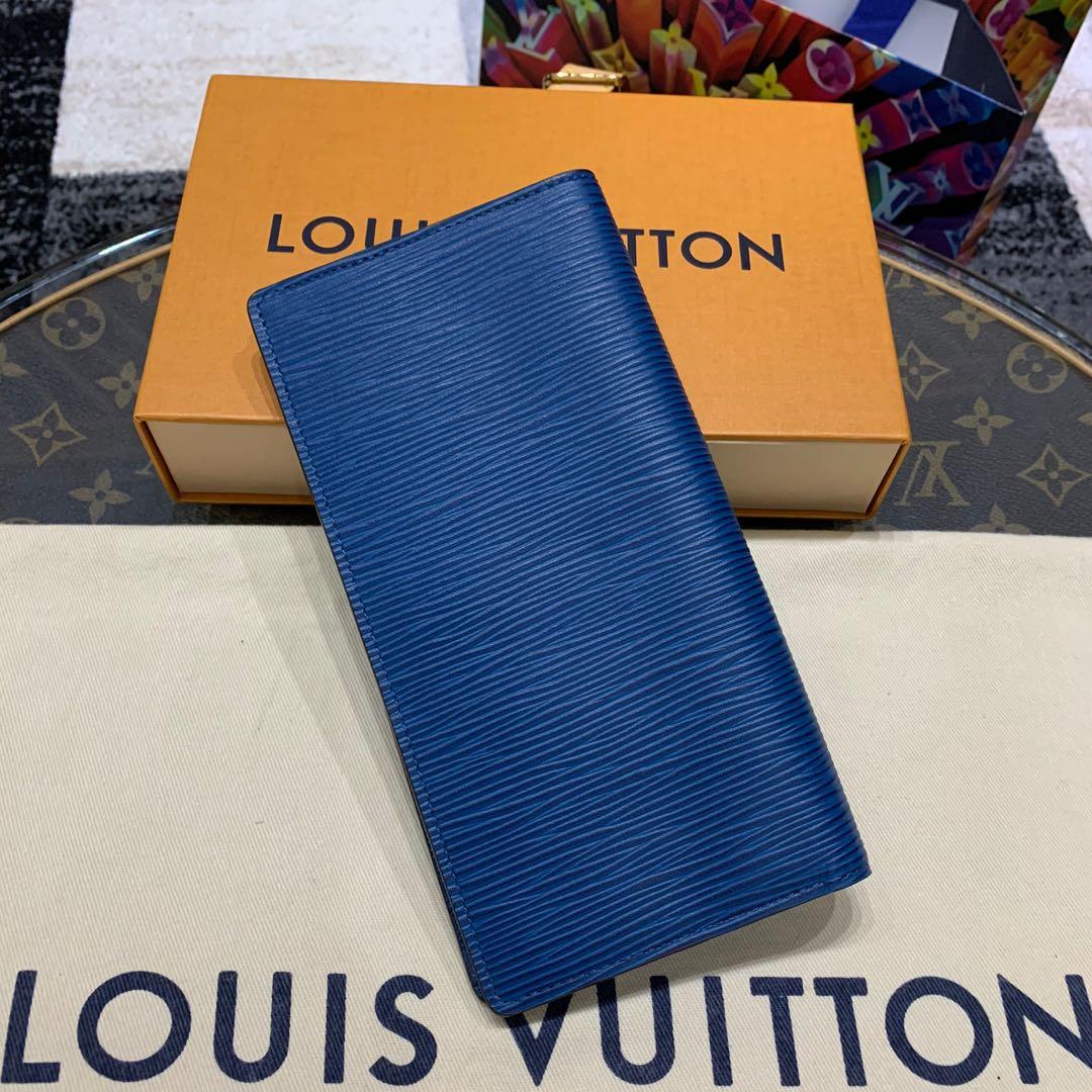 Louis Vuitton® Brazza Wallet Cobalt. Size