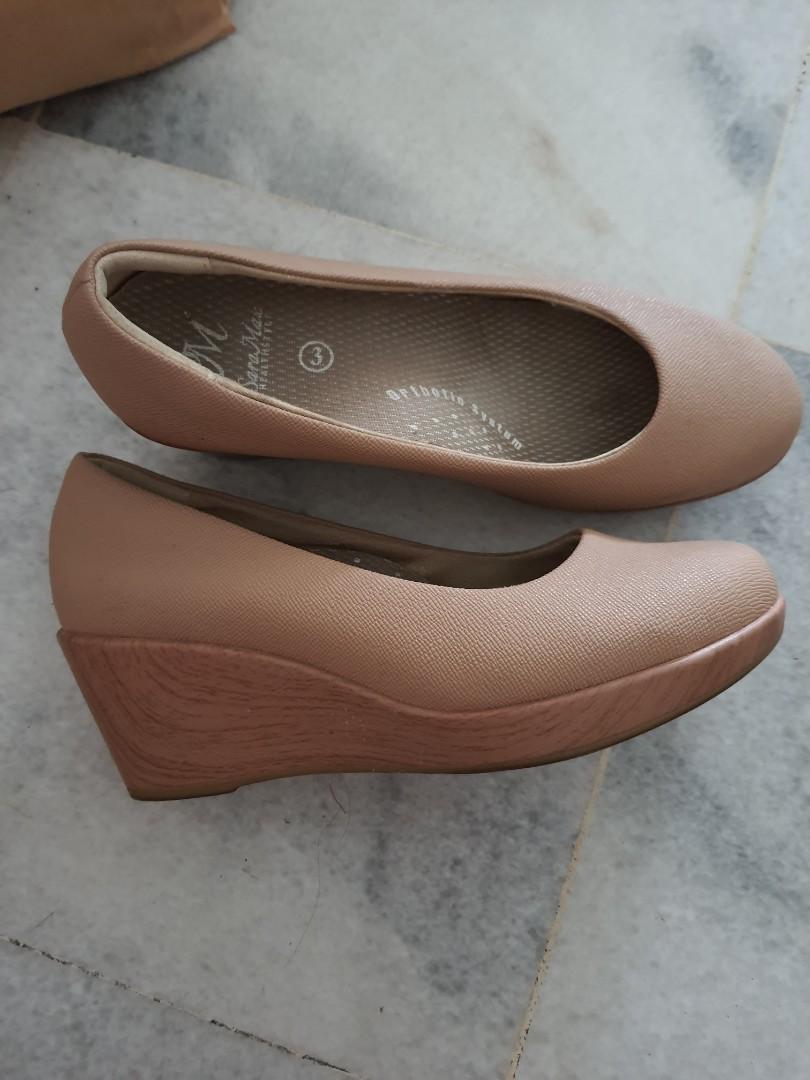 nude shoes size 3