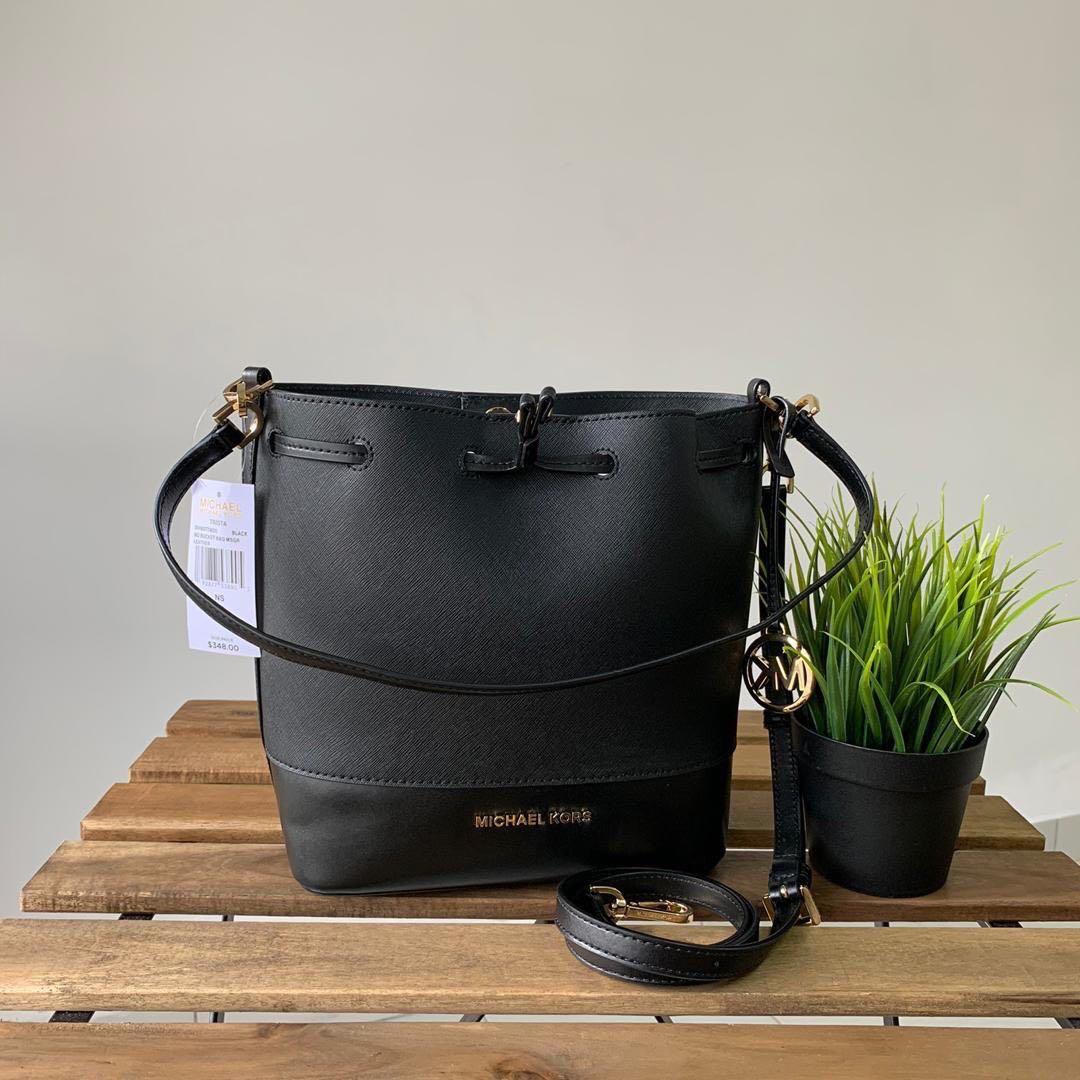 michael kors trista medium bucket bag