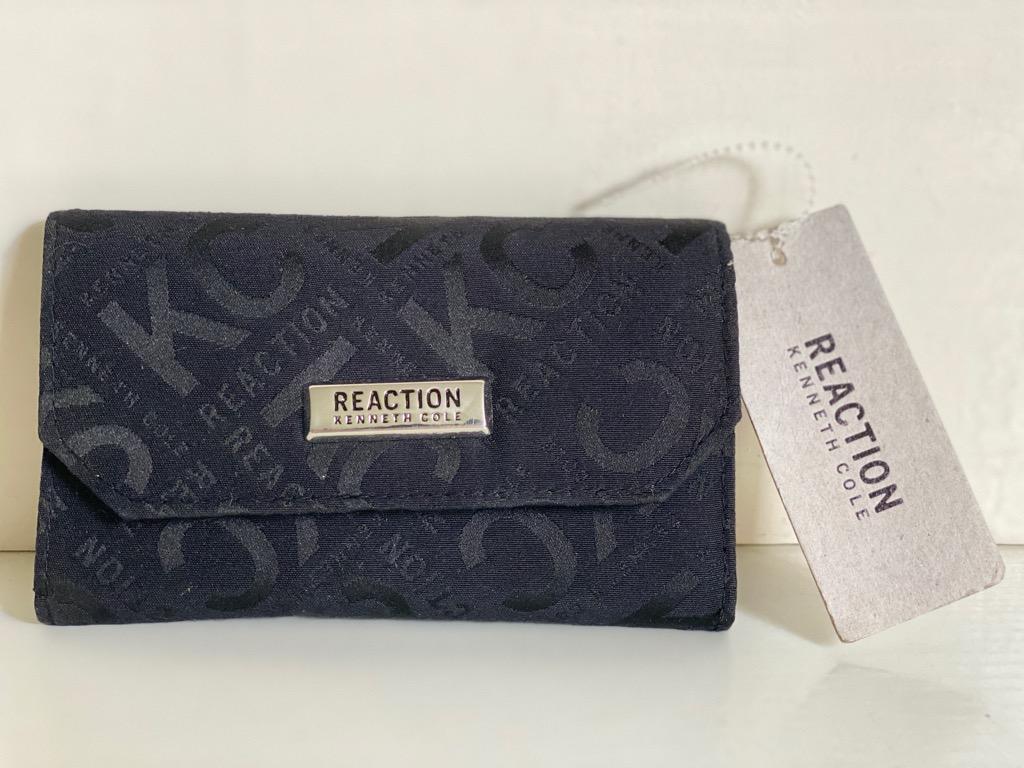 NEW KENNETH COLE REACTION BLACK BOX SIGNATURE LOGO KELLY TRIFOLD CLUTCH WALLET Women s Fashion Bags Wallets Wallets Card holders on Carousell