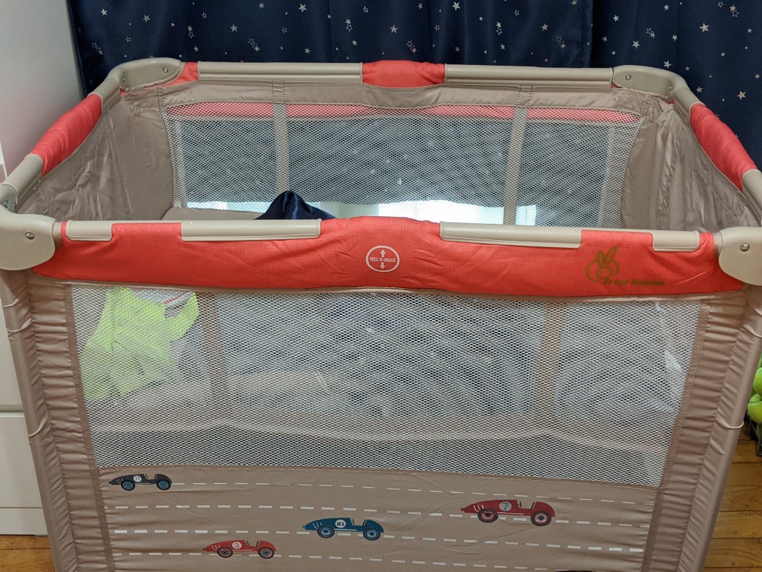 baby play yard crib