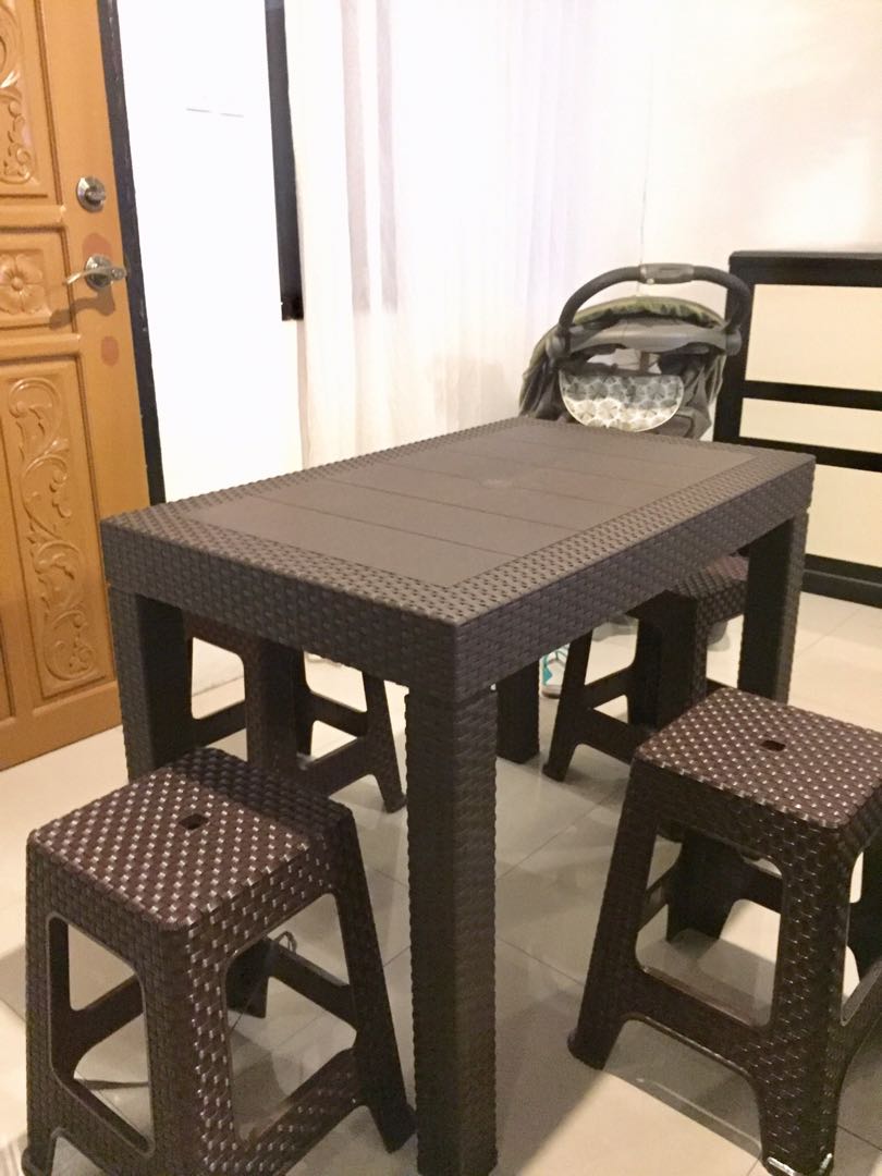 plastic table chair