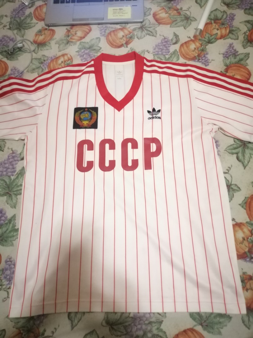 Adidas russia retro top
