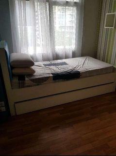 Single bed with pull-out / trundle