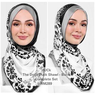 The Doily Duck Shawl - Black