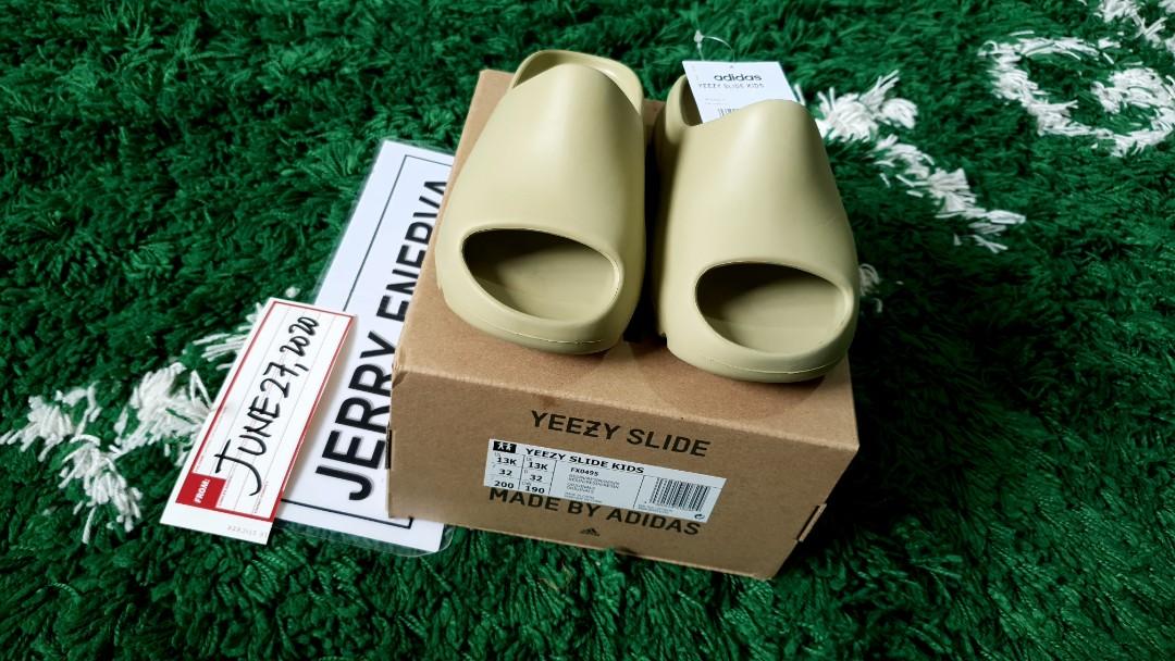 yeezy slides size 9.5