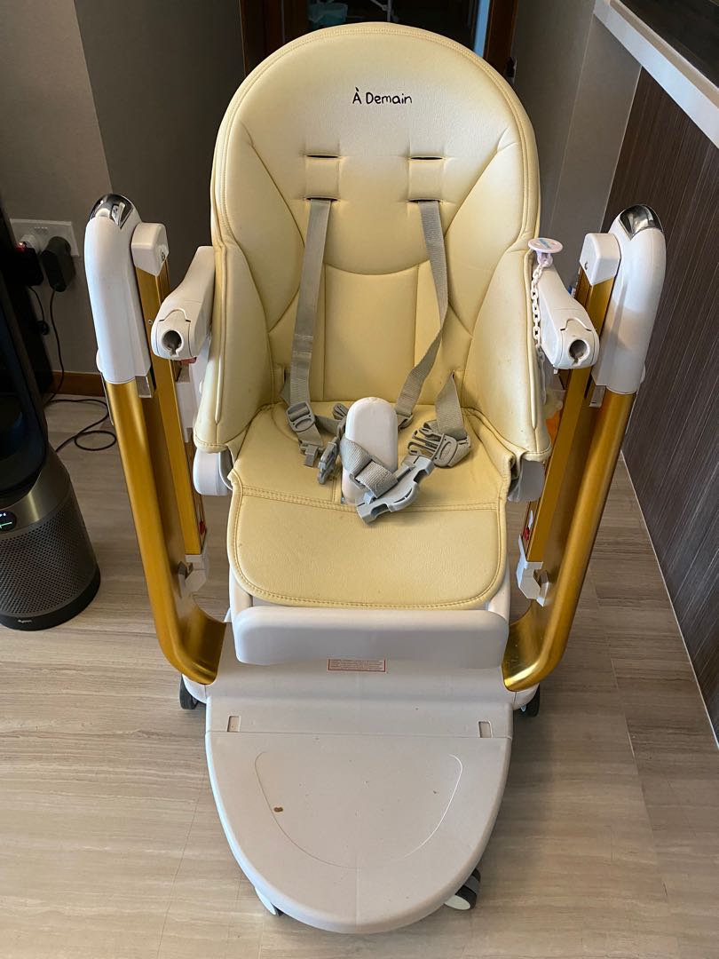 A demain shop baby chair