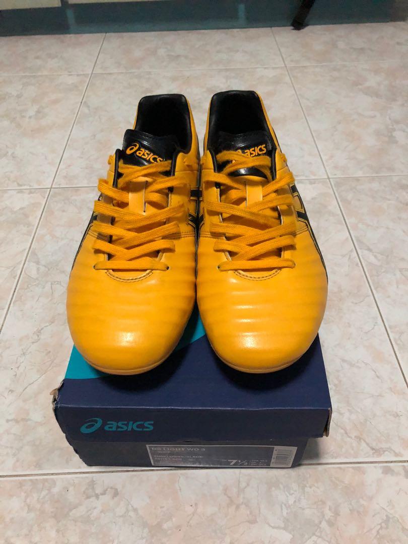 ASICS DS LIGHT WD 3 Men s Fashion Activewear on Carousell