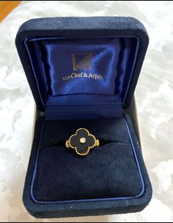(Category: ) located in . Submitted by branded_luxe (Listing ID 1016884908, Image 1). Description: .