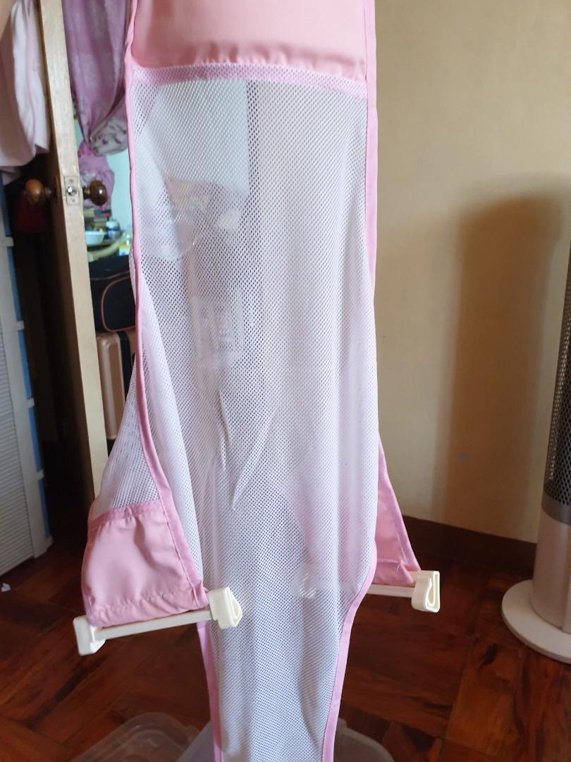 Baby bath net (Category: Bathtub & Bath Accessories) located in Quezon City. Submitted by rslrsl (Listing ID 1016845125, Image 1). Description: brand new baby bath net. bought online. extra..