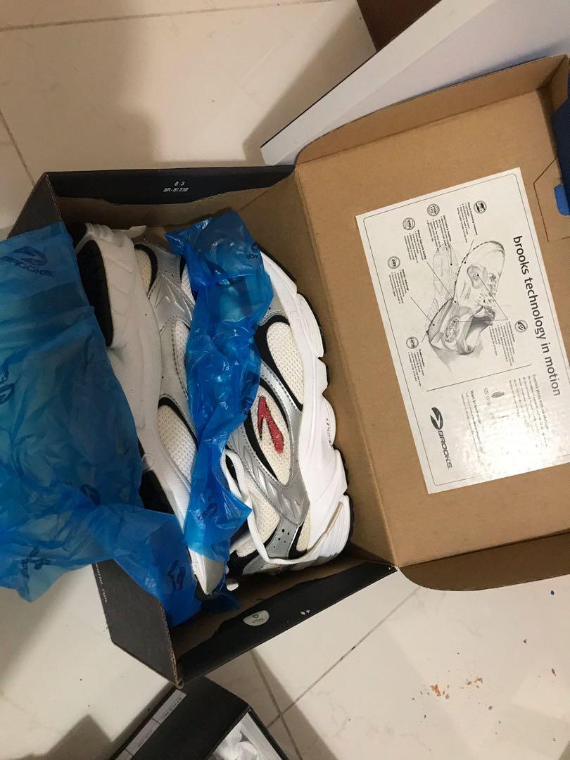 free brooks running shoes